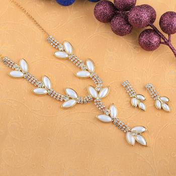 Goldplated Traditional White Diamond And Pearl Necklace Set  For Women Jewellery 1