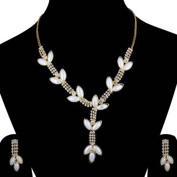 Goldplated Traditional White Diamond And Pearl Necklace Set  For Women Jewellery 2
