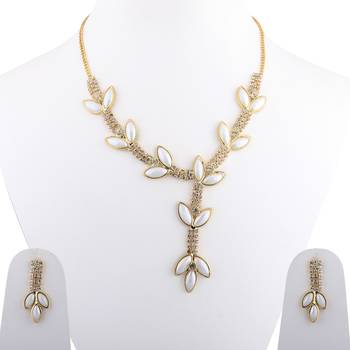 Goldplated Traditional White Diamond And Pearl Necklace Set  For Women Jewellery 3