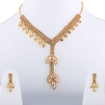 Exclusive Goldplated Traditional Golden Leaves And Pearl Necklace Set  For Women Jewellery 3