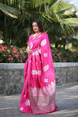 Pink Woven Silk Saree With Blouse 1