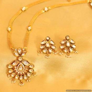 Kundan Meenakari Elegant Pendant Set 1