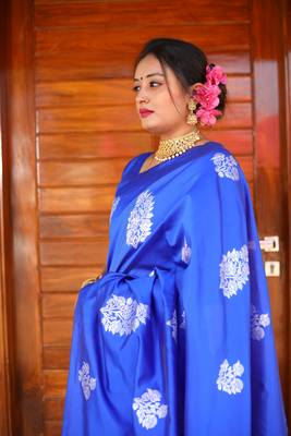 Royal Blue Woven Silk Saree With Blouse 2