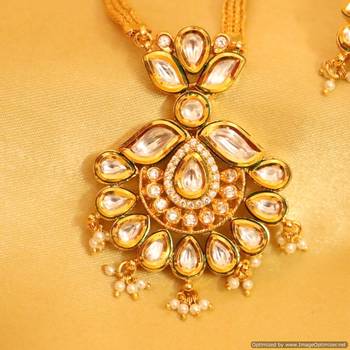 Kundan Meenakari Elegant Pendant Set 3