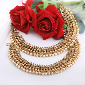 Charms Golden  Antique Kundan Anklet For Women And Girl. 3
