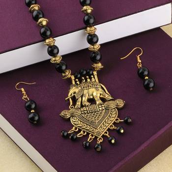 Traditional Designer Gold Oxidised Pendant Black Pearl Mala Set For Women Girl 2