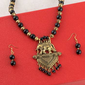 Traditional Designer Gold Oxidised Pendant Black Pearl Mala Set For Women Girl 3