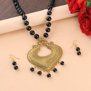 Exclusive Gold Oxidised Pendant Black Pearl Mala Set For Women Girl 1
