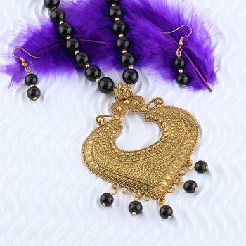 Exclusive Gold Oxidised Pendant Black Pearl Mala Set For Women Girl 4