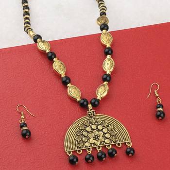 Adjustable Attractive Gold Oxidised Half Circle Pendant Black Pearl Mala Set For Women Girl 2
