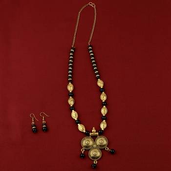 Elegant Gold  Adjustable Oxidised Pendant Black Pearl Mala Set For Women Girl 1