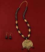 Attractive Adjustable Charm  Gold Oxidised Pendant Black Pearl Mala Set For Women Girl