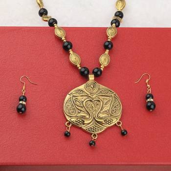Attractive Adjustable Charm  Gold Oxidised Pendant Black Pearl Mala Set For Women Girl 2