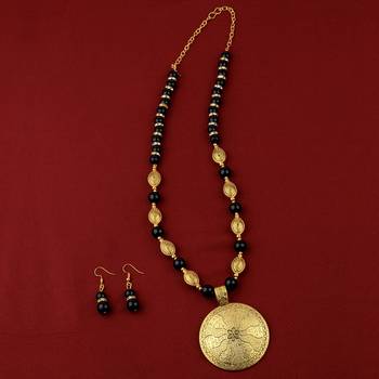 Stylish Adjustable Gold Oxidised Round Pendant Black Pearl Mala Set For Women Girl 1