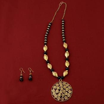 Designer Adjustable Gold Oxidised Flower Pendant Black Pearl Mala Set For Women Girl 1