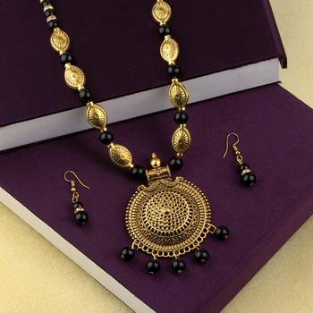 Adjustable Designer Gold Oxidised Round Pendant Black Pearl Mala Set For Women Girl 3