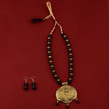 Party Wear  Adjustable Designer Gold Oxidised Pendant Black Pearl mala set for Women girl 1