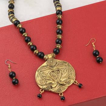 Party Wear  Adjustable Designer Gold Oxidised Pendant Black Pearl mala set for Women girl 2