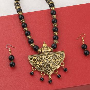 Traditional Adjustable Gold Oxidised Designer Pendant Black Pearl Mala Set For Women Girl 2