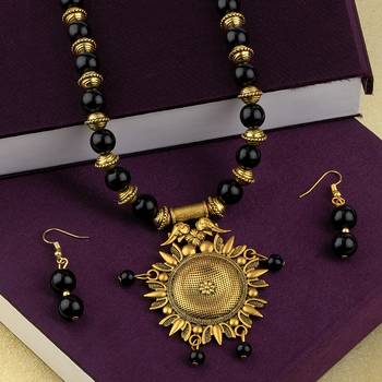 Elegant Adjustable Gold Oxidised Pendant Black Pearl Mala Set For Women Girl 3