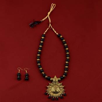 Designer Adjustable Gold Oxidised Pendant Black Pearl Mala Set For Women Girl 1
