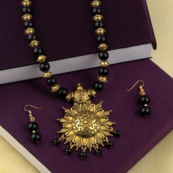 Designer Adjustable Gold Oxidised Pendant Black Pearl Mala Set For Women Girl 3