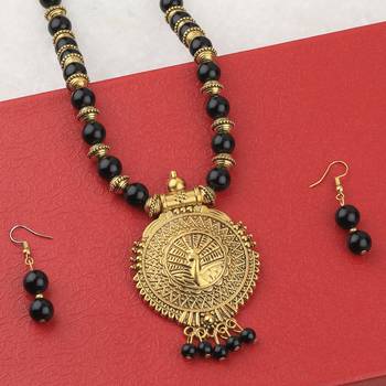 Party Wear Adjustable Designer Gold Oxidised Pendant Black Pearl mala set for Women girl 2