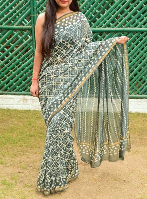 Grey Printed Chanderi Silk Saree With Blouse 2