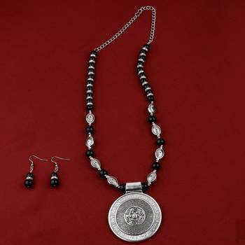 Adjustable Silver Plated With Black Pearl  Fancy Look Pendant Mala Set For Women Girl 1