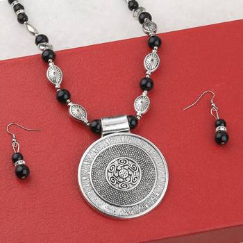 Adjustable Silver Plated With Black Pearl  Fancy Look Pendant Mala Set For Women Girl 2