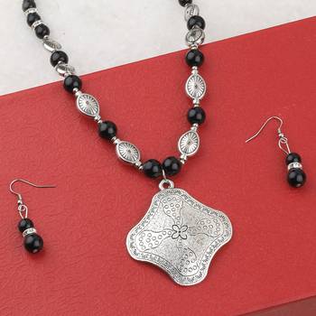 Adjustable Party Wear Silver Plated With Black Pearl  Pendant Mala Set For Women Girl 2