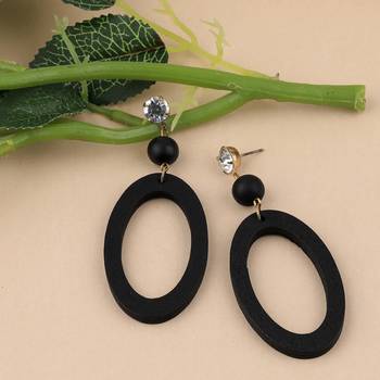 Charm Stylish  Diamond Wooden Earrings Light Weight For Girls And Women. 2