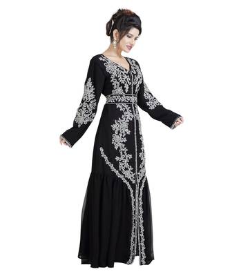 Black Georgette Embroidered Zari Work Islamic Kaftan 5