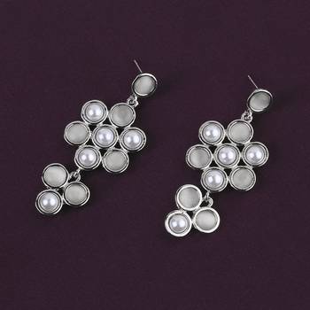 Fashion Stylish Silver Pearl Earring For Women Girl 2