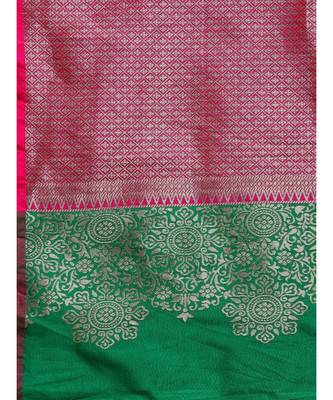Green printed Silk blend saree with blouse 4