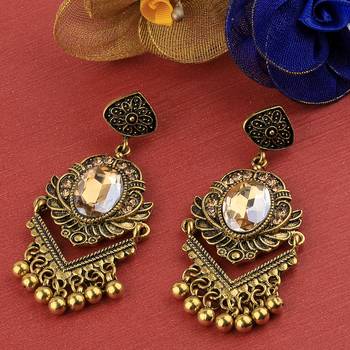 Atrractive Delicated Patry Wear Golden Dangle Earring For Women Girl 2