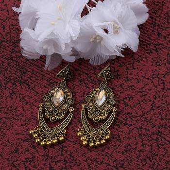 Fashion Delicated Patry Wear Golden Dangle Earring For Women Girl 1