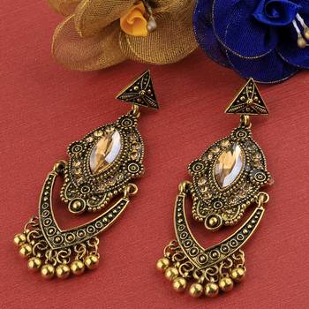 Fashion Delicated Patry Wear Golden Dangle Earring For Women Girl 2