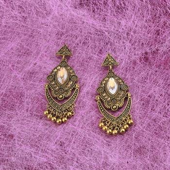 Fashion Delicated Patry Wear Golden Dangle Earring For Women Girl 3