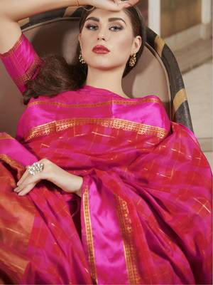 Pink woven silk saree with blouse 2
