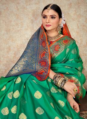 Green woven art silk saree with blouse 3