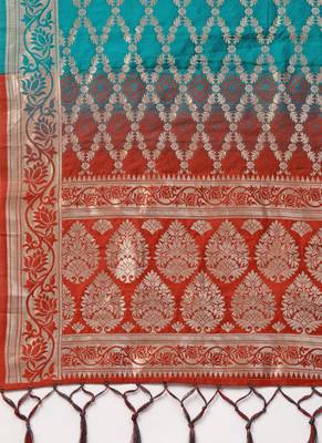 Women green and Red Woven Banarasi Dupatta 2