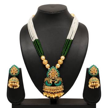 Green necklace-sets 1