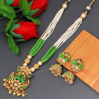 Green necklace-sets 2