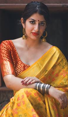 Yellow woven patola saree with blouse 2