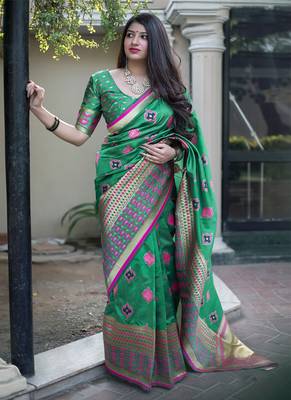 Green woven banarasi silk saree with blouse 1