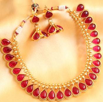 Lovely Goldtone Red Kundan Necklace With Earrings dj16602 1