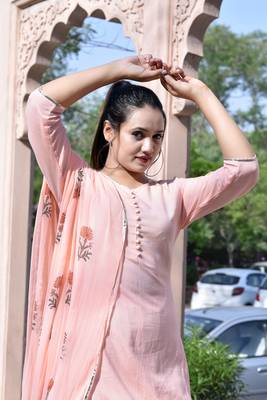 Pink Stylish Women 3 Piece Rayon heavy Gotta patti work kurta Palazzo Set With heavy Designer Block Print Duppata 2