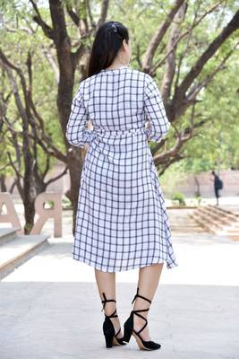 White Stylish Women White A-line Kurti with Checks 2