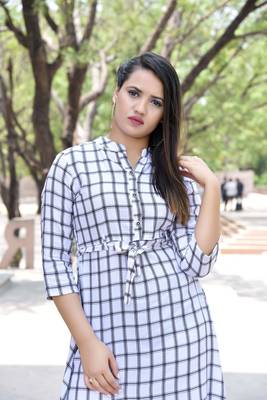 White Stylish Women White A-line Kurti with Checks 3